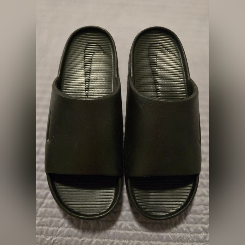 Nike Calm Slide Sandals Women's Size 10 EUC